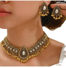 A Fashionable and Retro Sparkling  Peacock Shaped Water-drop Elegant Set