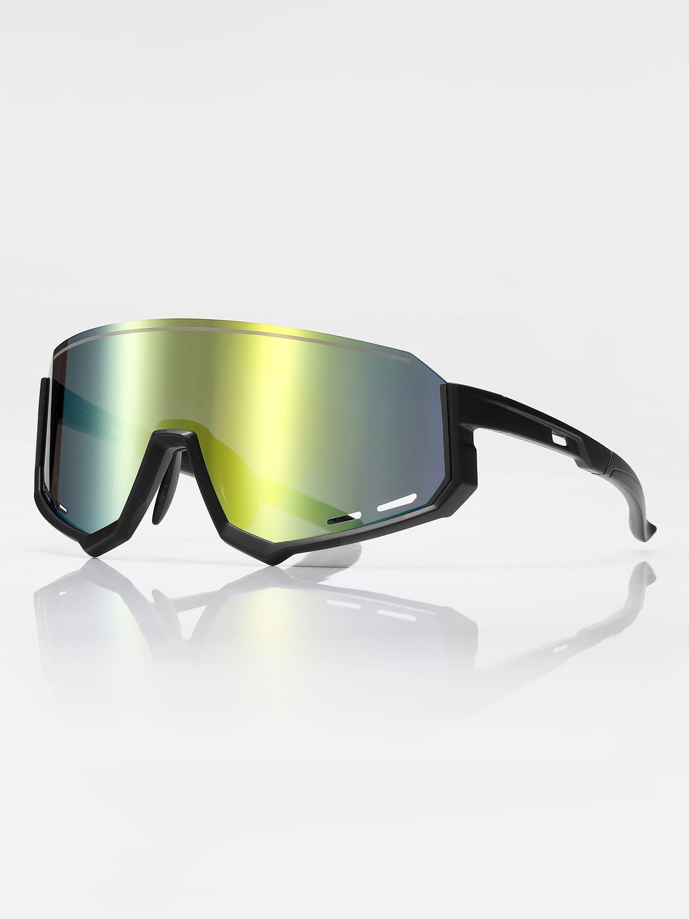 ME - TGE - 102 - MCROONS.COM